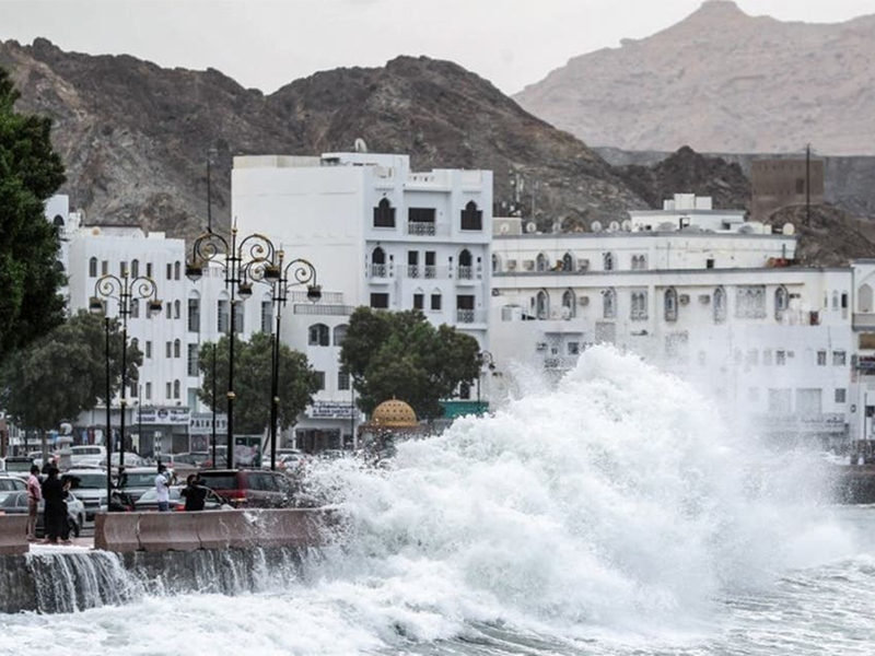 لقطات من الدمار الذي خلّفه إعصار شاهين